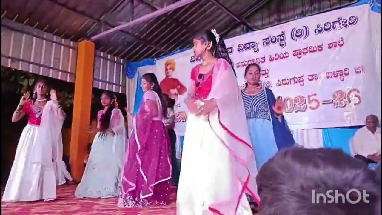 9th girls remix vivekananda school Dance SIRIGERI 