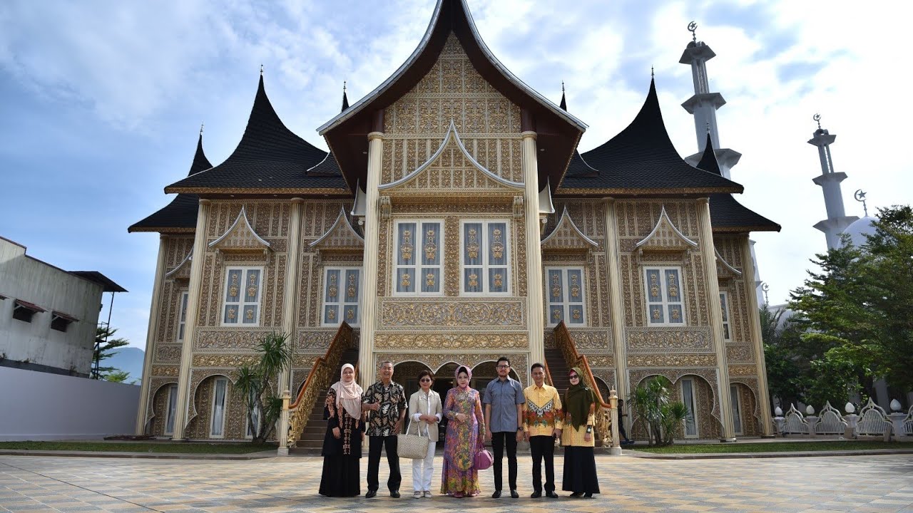 TAMU BESAR MENGATAKAN NEGRI SERIBU SATU MALAM ITU ADA DI RUMAH GADANG BAITURRAHMAH  #infounbrah