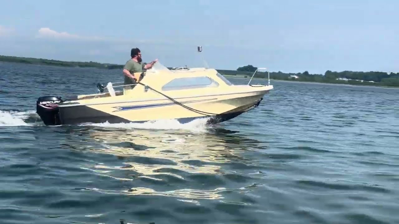 Kajütboot Shetland 536 family four mit Mercury F40 Aussenborder 40 PS viertakt auf der Ostsee