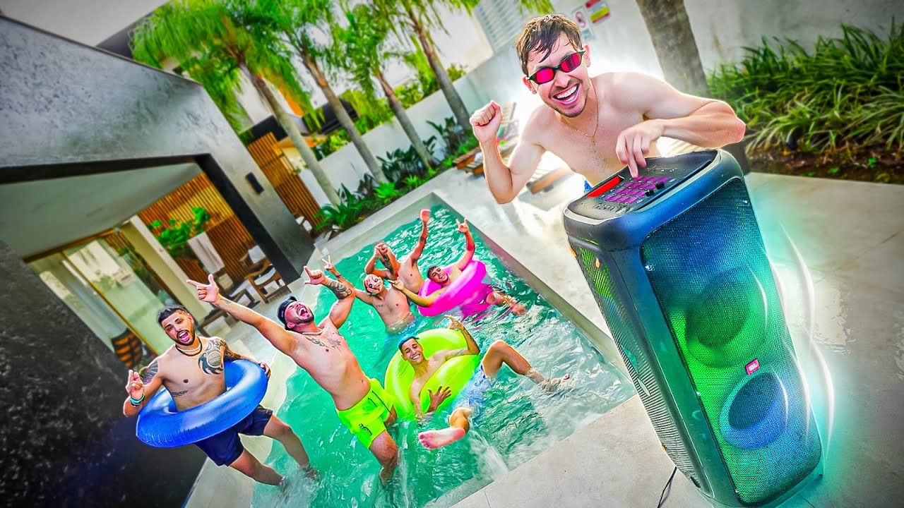 FIZ UMA FESTA NA PISCINA NA CASA DA PRAIA COM MINHA JBL GIGANTE