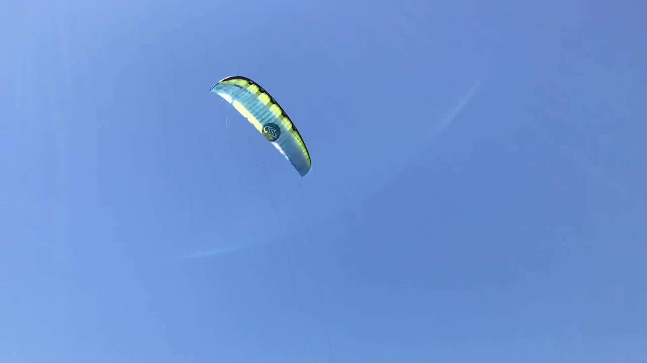 Nowind Foil Session with a Flysurfer Soul 18 in Sanguinet Lac