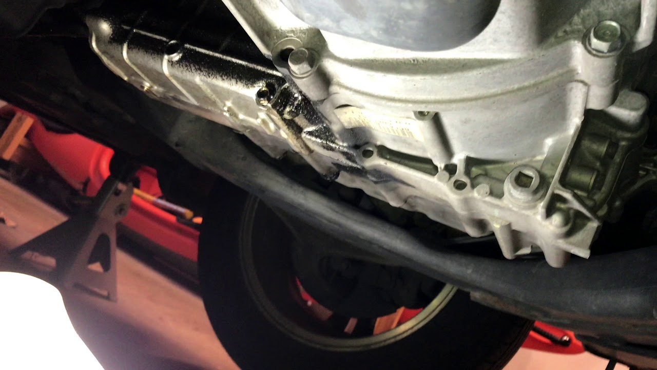 Finding oil leak on 2006 Honda Accord 4 cylinder.