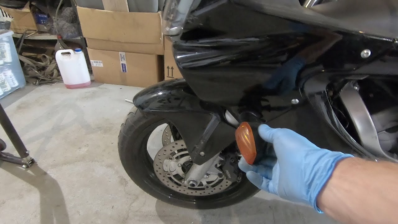 Dirbtuviu Kronikos - Honda CBR600 F4i - Kreivas tiltelis, guolis, plastikai ... - P1