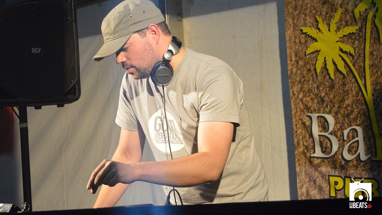 SEAN McCABE LIVE from Picat's Italian Elegant Xperience at Bahama Bar, Kwa-Thema, SA