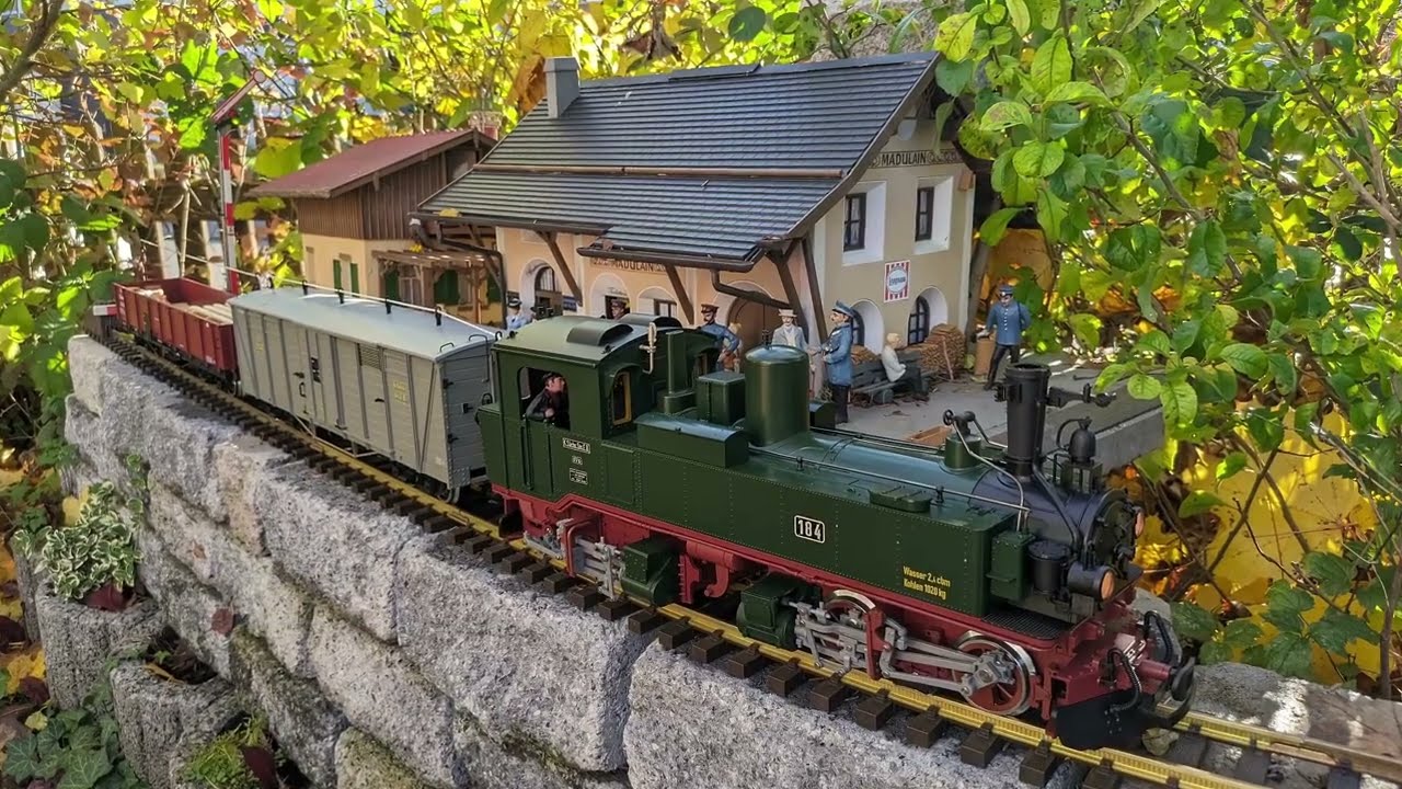 Neue Sächsische IV K von LGB mit Rollböcken im Einsatz