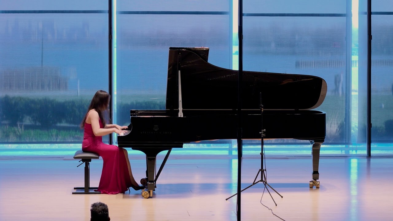 Wenting Shi plays Johannes Brahms Variations on a Theme of Paganini, Op  35, Book 1