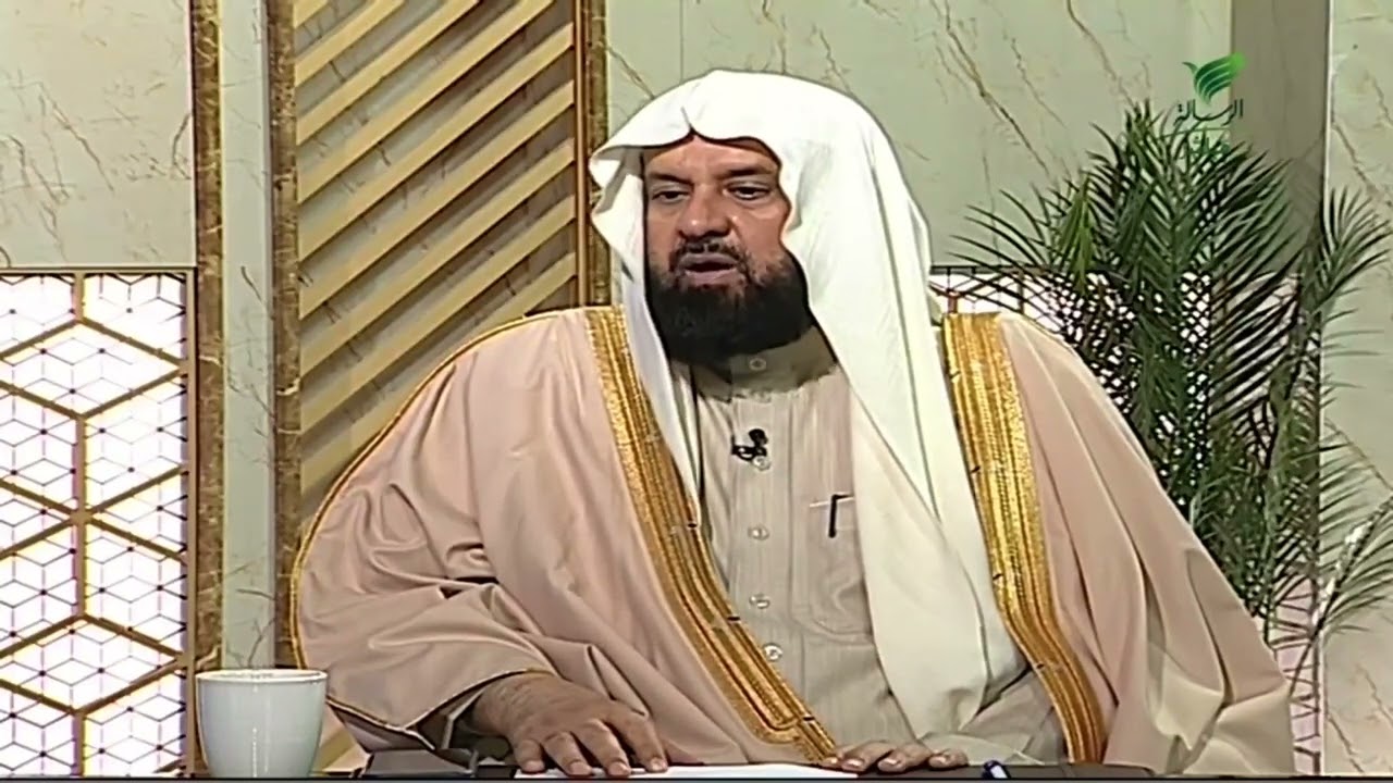 ما حكم القراءة من المصحف في صلاتي التراويح والتهجد؟- الشيخ د. عبدالرحمن السند#يستفتونك#الرسالة