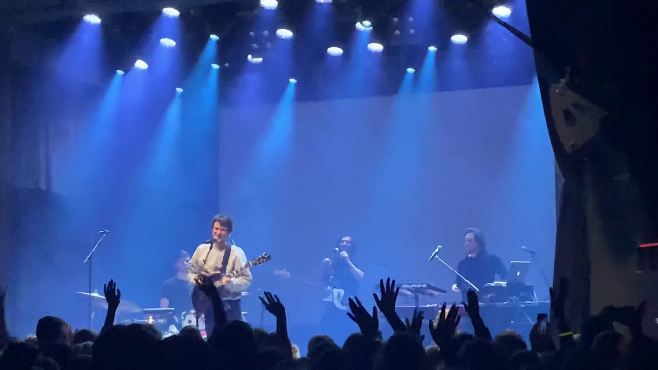 LIVE: Alec Benjamin - Let Me Down Slowly @ Tavastia, Helsinki 3.11.2019