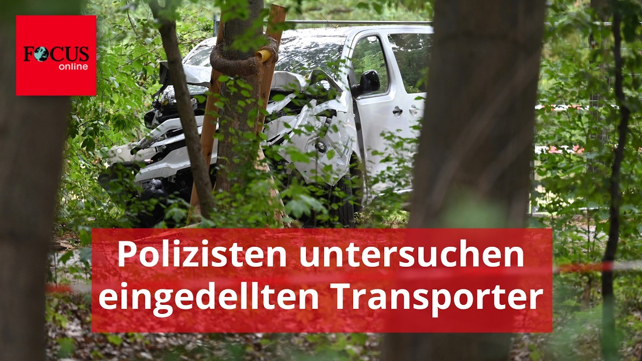 Video zeigt Lage an Tatort: Polizisten untersuchen eingedellten Terror-Transporter