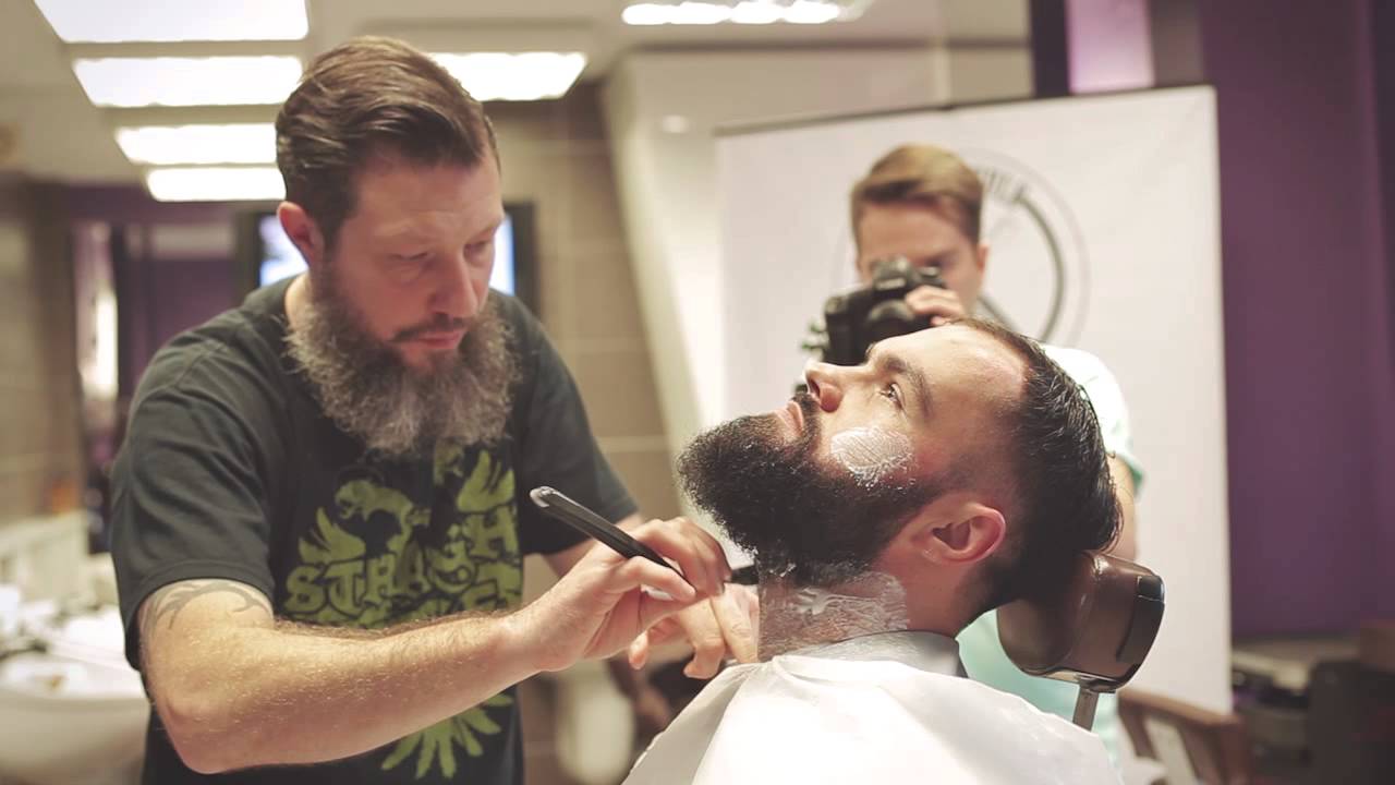 Jak używać pomadę Uppercut Deluxe x Featherweight Pomade x Classic and Bushy x Adam Szulc