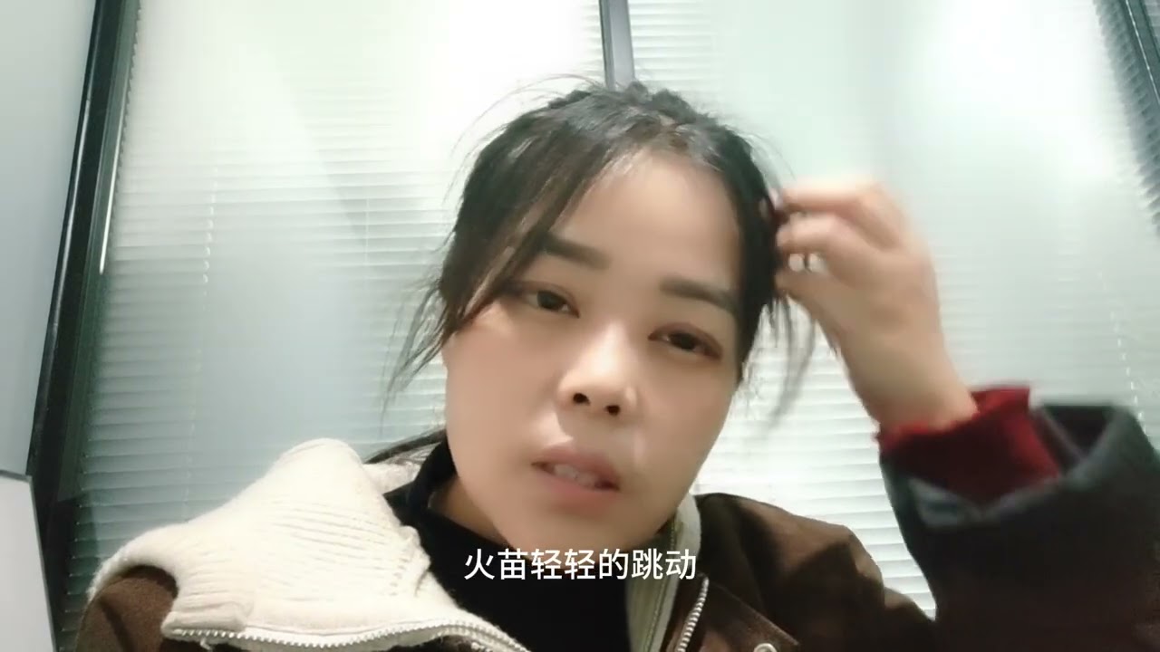 由灯下的针线活
