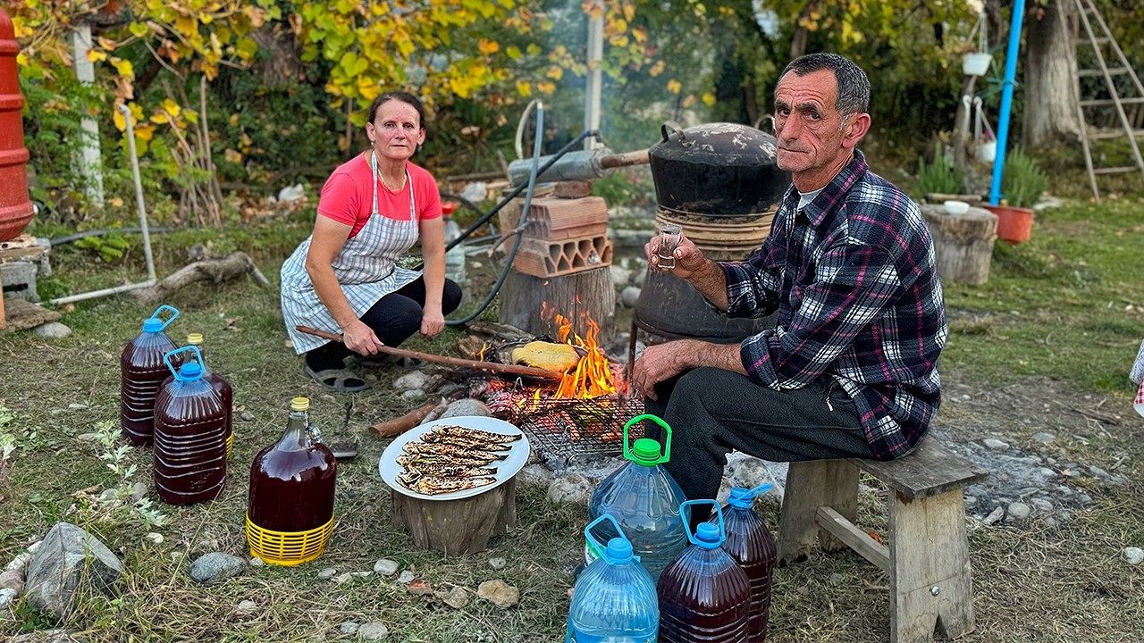 🍇 Grape Rakia, Wine, and Juice Production 🍷🥤 | Traditional Methods Passed Down from Generations 🍇🍶