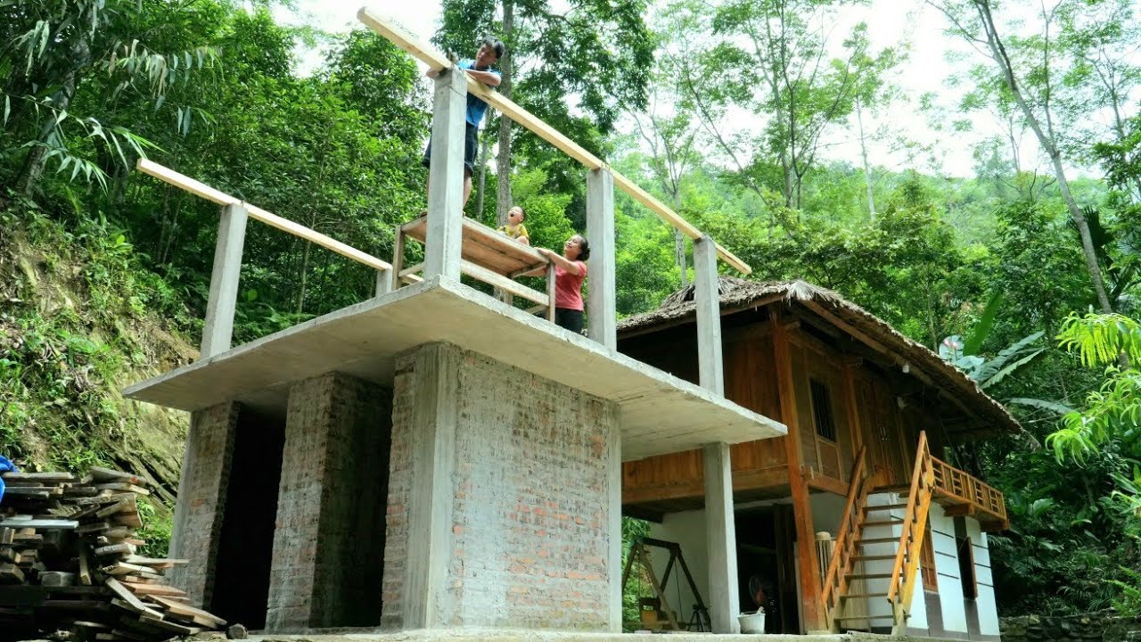 How to use wooden beams to keep the house strong, and to build the roof