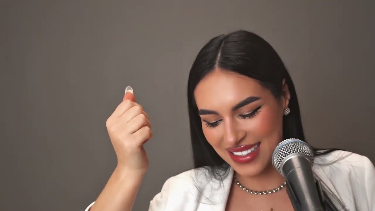 Amelia Noir - Vagaboantele din sat | Cover