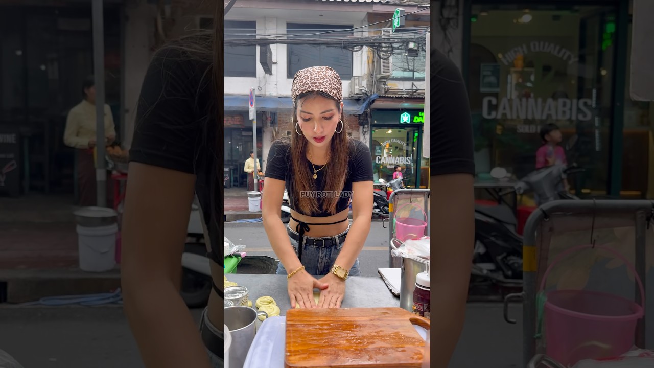 Простая лепёшка пандан роти стоит 15 бат. - Thai Street Food #shorts