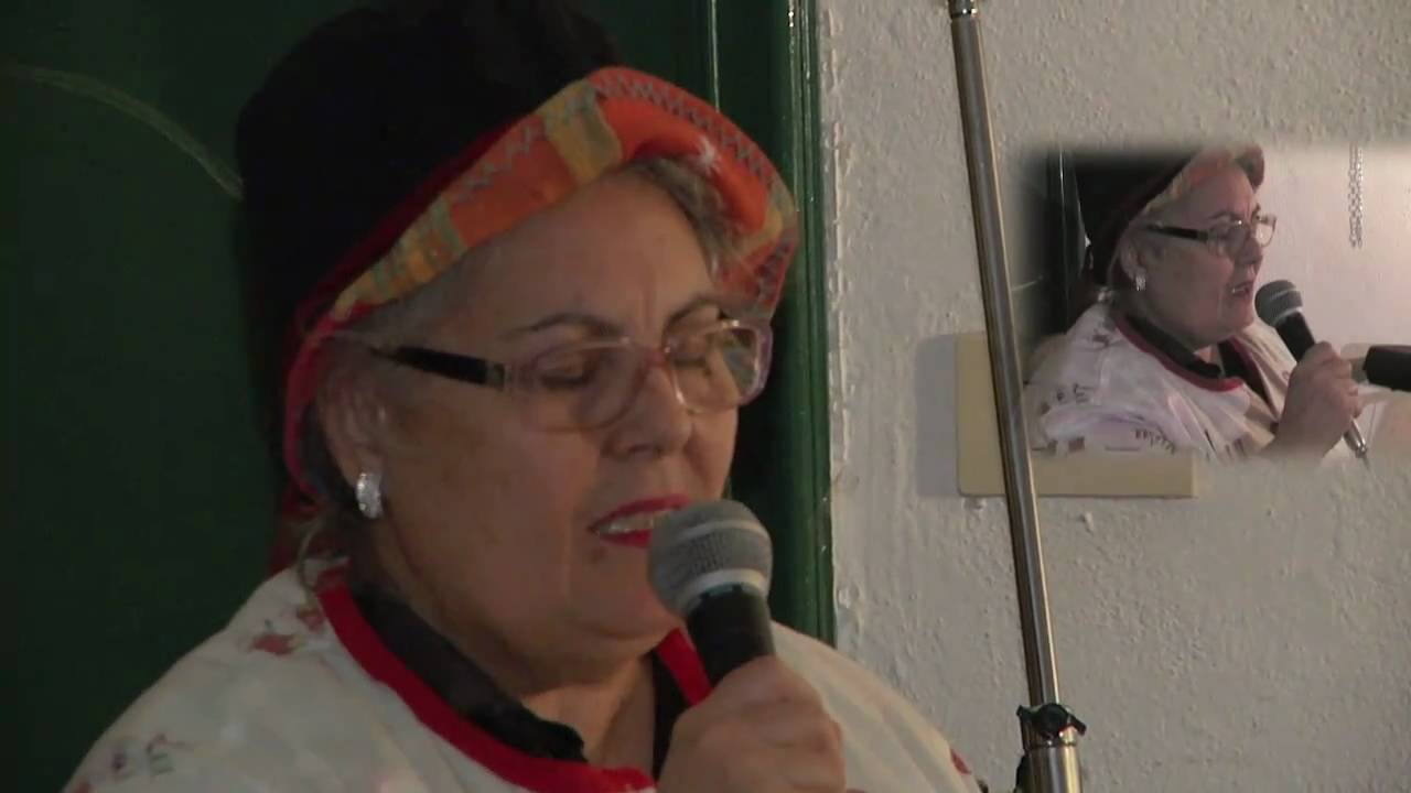 SAVERIA COSTANTINO  canta