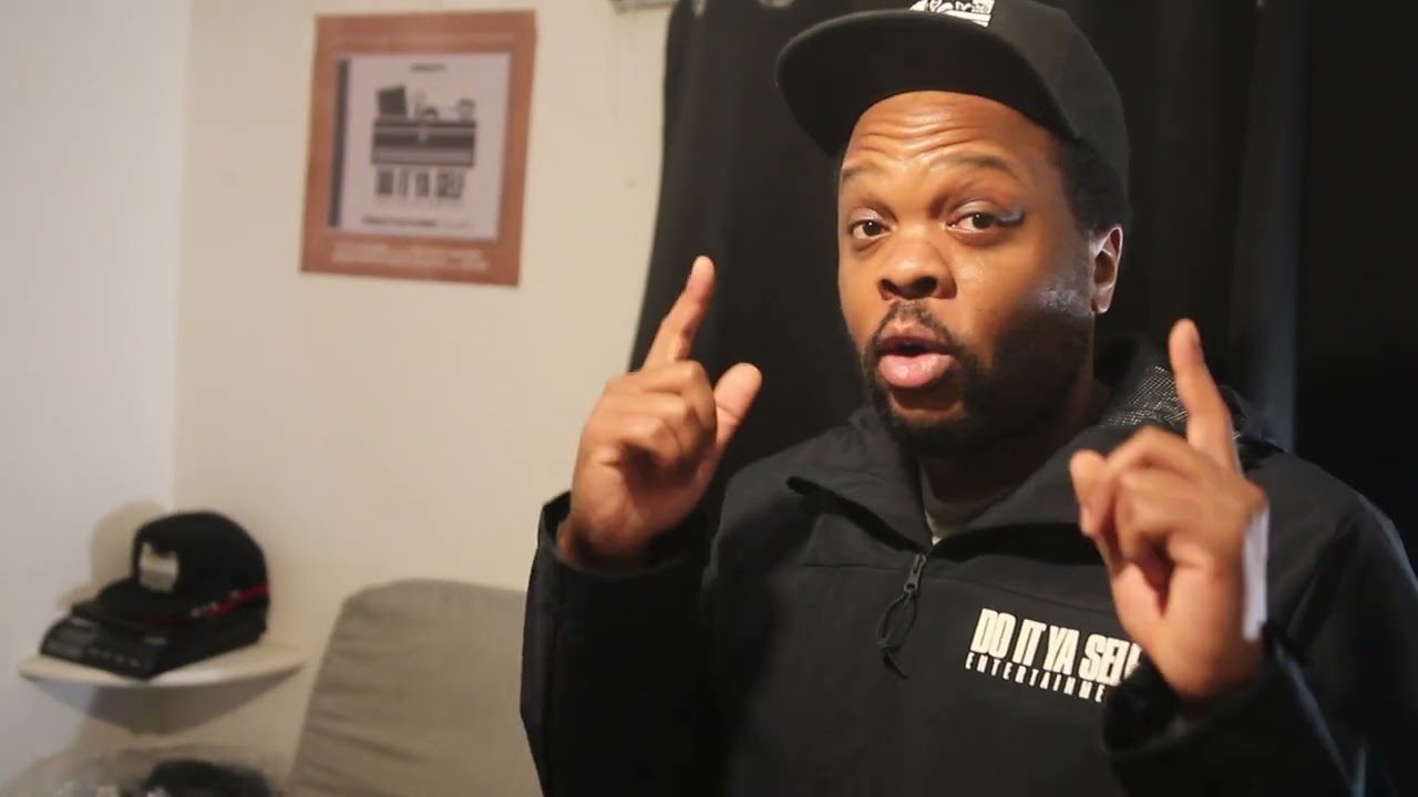 Ashleyi- Shows His Merchandising Business! DO IT YA SELF Brand 