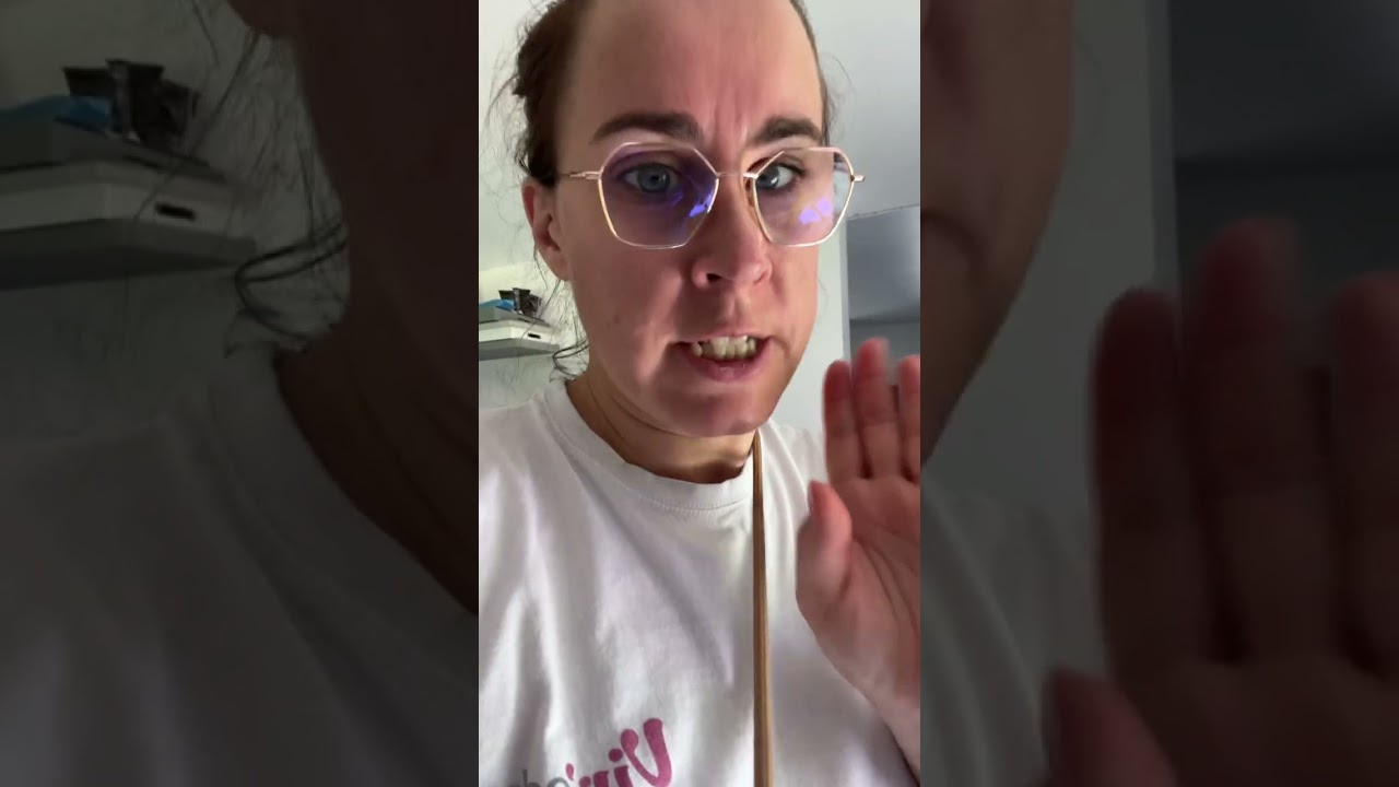 Changement du joint en silicone d’une fenêtre de salle de bain
