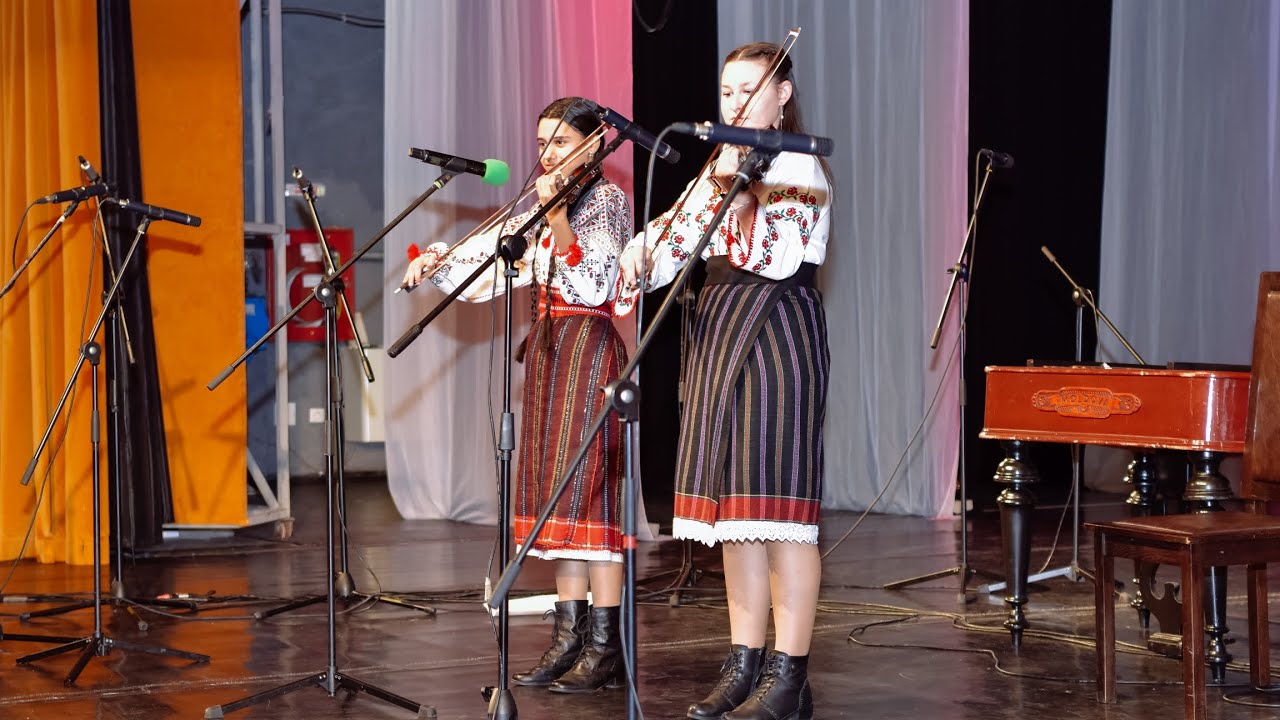 Simona Beșleagă & Irina Ciovnicu - The Second Waltz ( vals pe 2 viori ) 