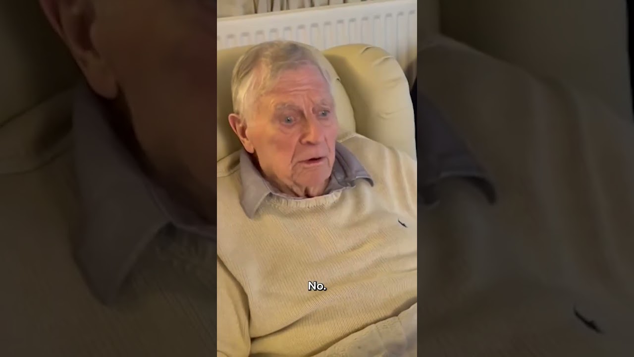 91-летний дедушка Джо впервые попробовал хаггис.