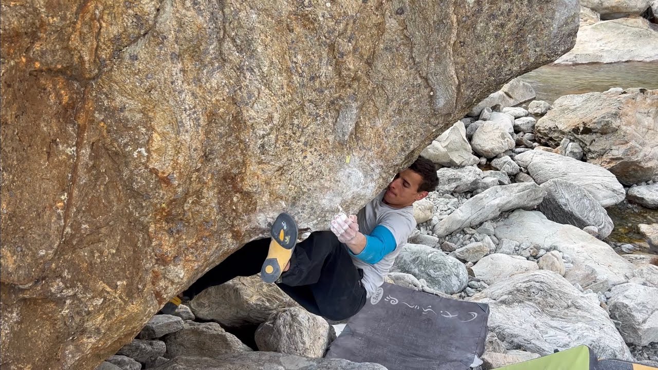 Gordolasque ‘s Valley Bouldering : Chamois d’argent - 8a