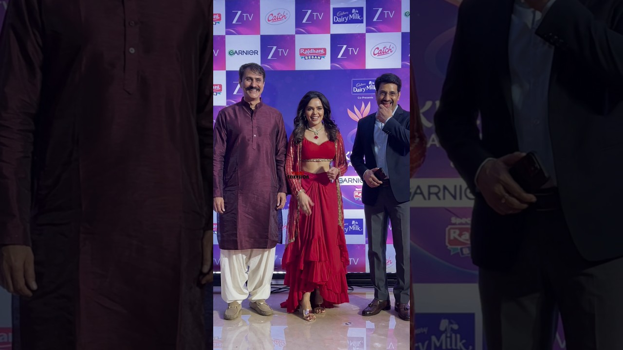 Актеры прибывают на церемонию вручения премии Zee TV Kutumb Awards #viraltelevision #zeetv #bts