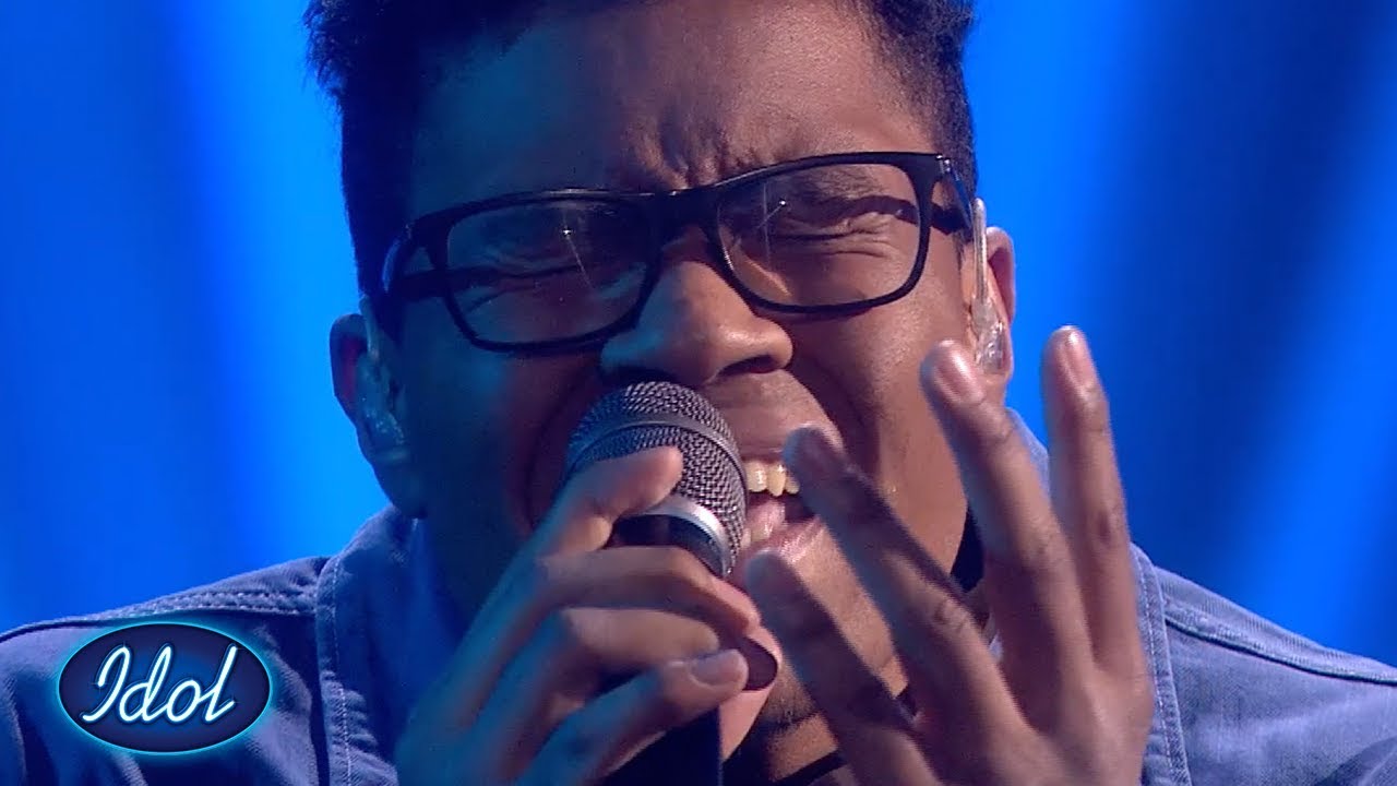 Tore covrer Jan Eggum og får stående applaus! | Idol Norge 2020