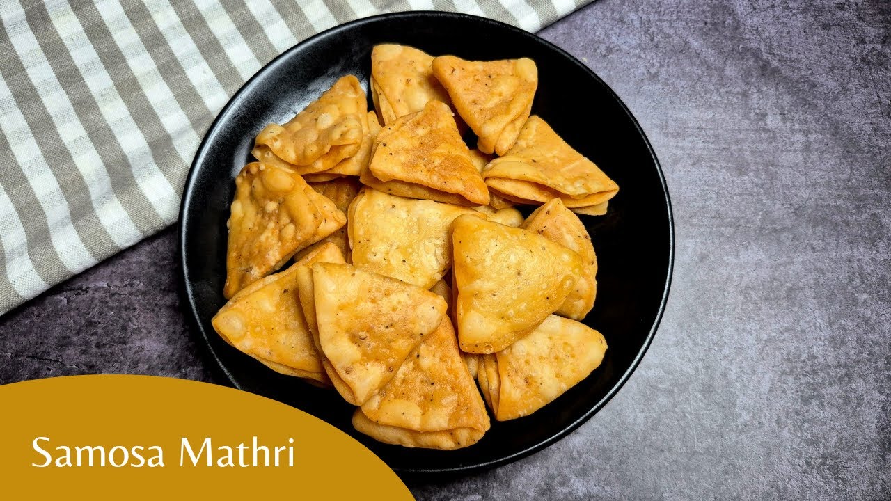 Crispy & Flaky Samosa Mathri | Perfect Tea-Time Snack |Diwali Special Namkeen | Triangle Mathri