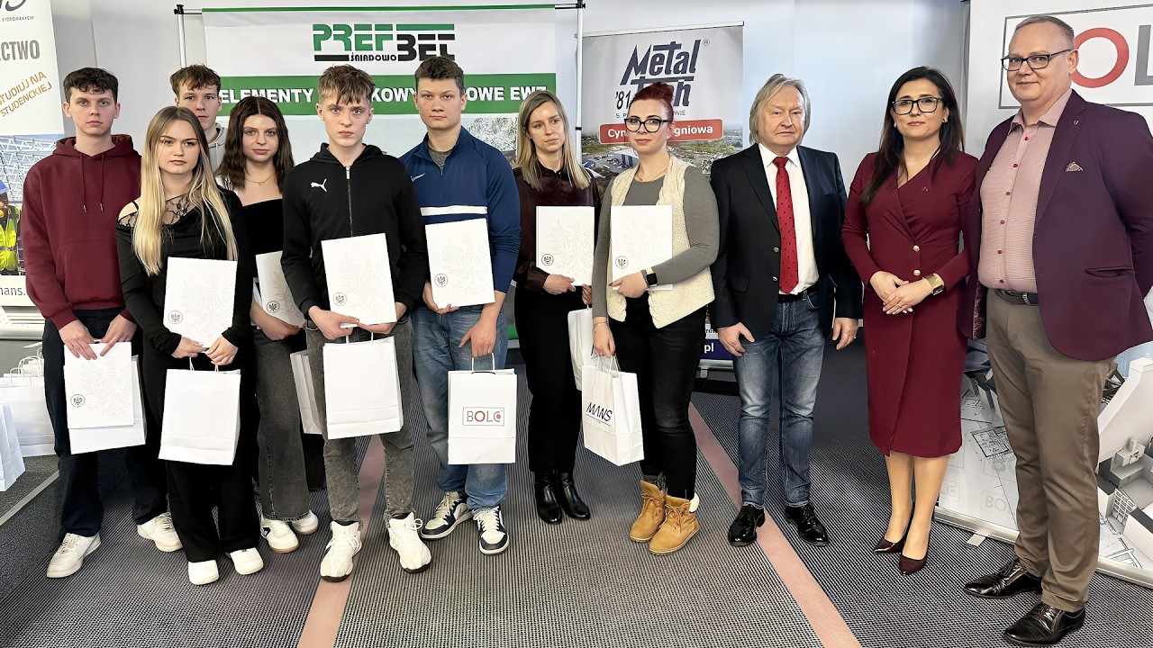 Budowlany rekord w MANS. Ponad 70 uczni&oacute;w walczyło o zwycięstwo