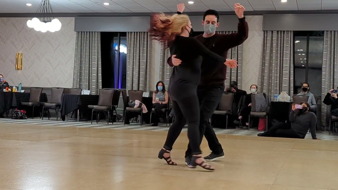 Jordan Frisbee & Tatiana Mollmann - Pro Show - Freedom Swing 2022