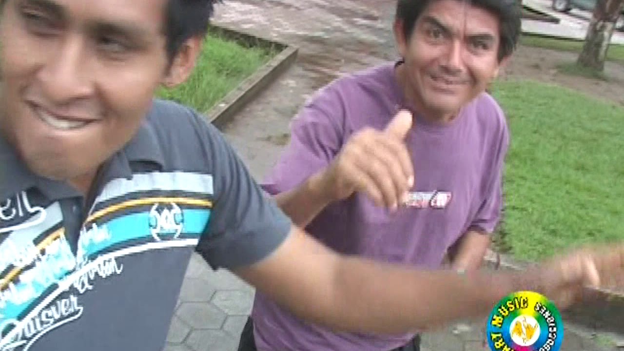 SOMOS ACUARIO ------------------------------ EL TRAQUETERO LOCO