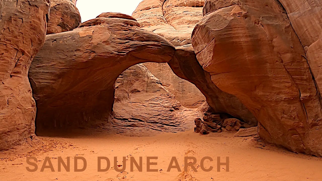 HIKE / SAND DUNE ARCH &ndash; Arches National Park (Day 1) &ndash; DO NOT Climb or Jump Off the Arch!