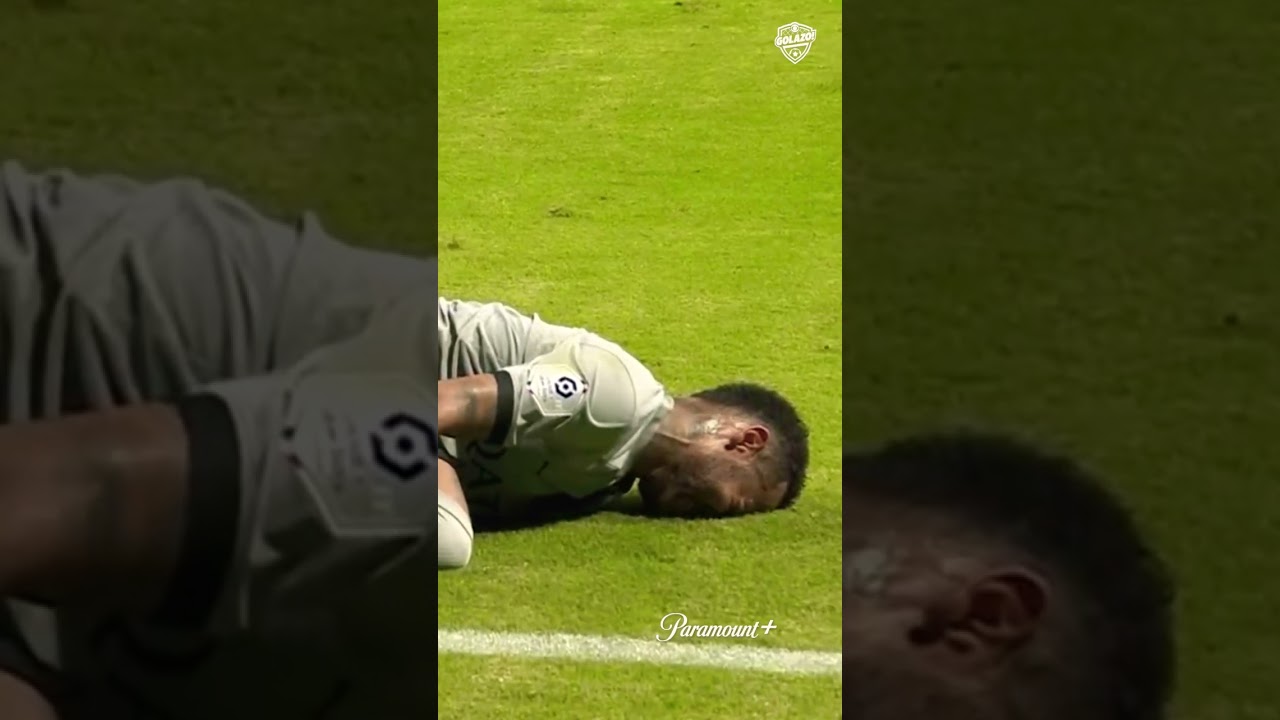 Neymar Tries to Earn Penalty Against Gamba Osaka #shorts