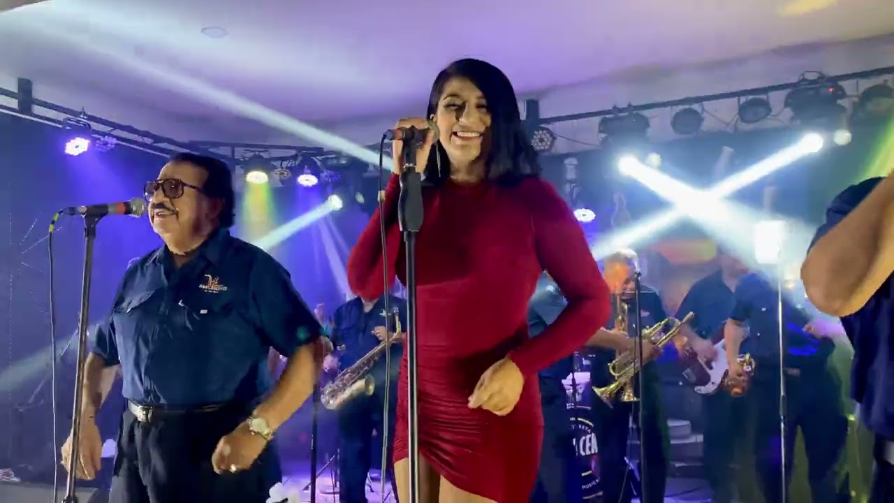 “LINDA MORENA” ORQUESTA SAN VICENTE EN RESTAURANTE SOMBRERO AZUL