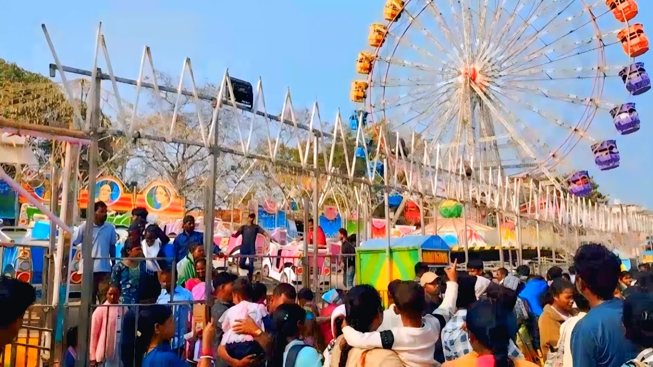 Mela dilon ka aata hai ek baar aake chala jata hai. 🥀🥀