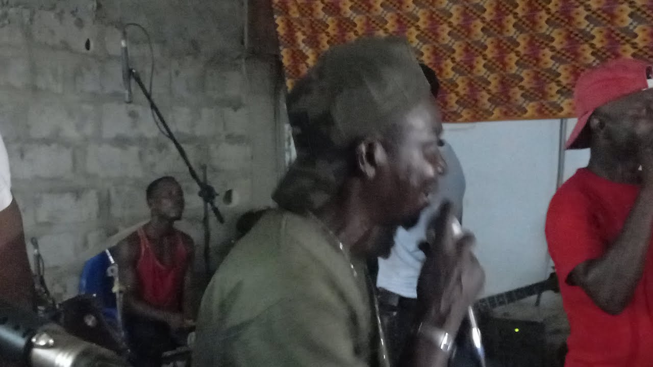 Apichèkè A Akyekoi - Nguié Téléphoné Min