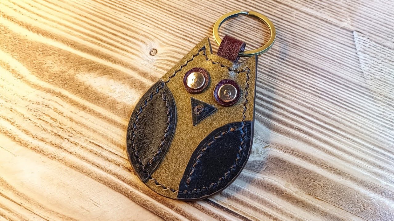 Handmade leather keychain/Owl leather keychain [free pattern]