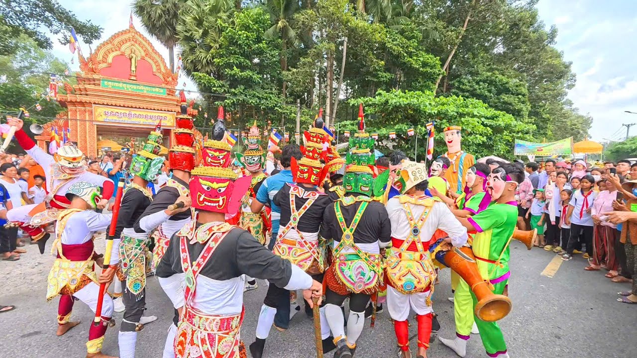 Lễ dâng y Kathina Chùa Tháp Khmer Wat CheDey Trà Cú Trà Vinh!