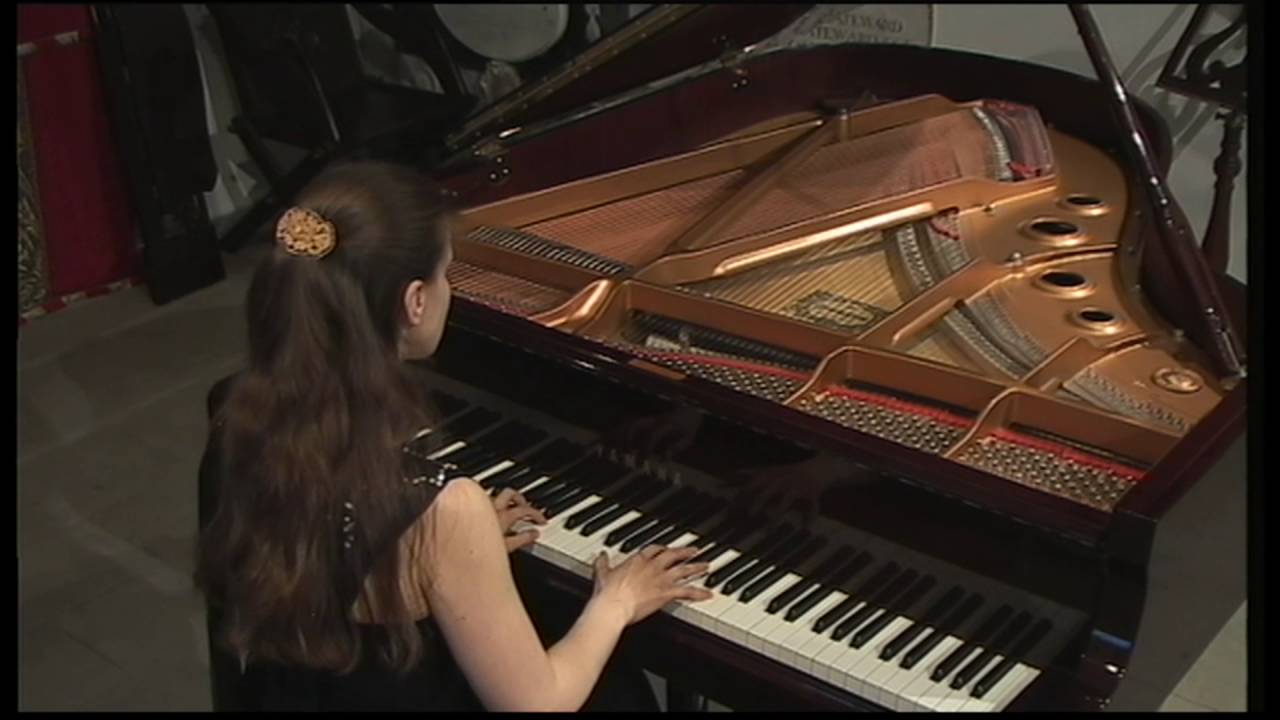 Olga Paliy plays Haydn : Sonata in A Hob XVI:12