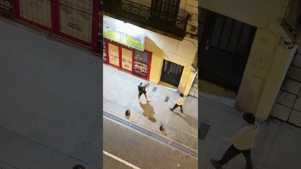 🔴 Un kioskero corri&oacute; a un ladr&oacute;n hasta frenarlo y recuper&oacute; lo robado