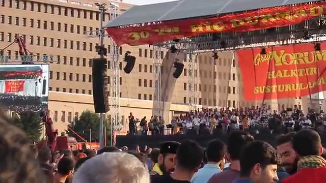 Joan Baez with Grup Yorum in İstanbul