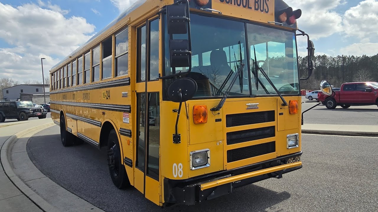 Bus 08-08 Ride Along | 2008 Thomas EF School Bus / Manufacturing student pick-up [CUMMINS ISB 5.9L]