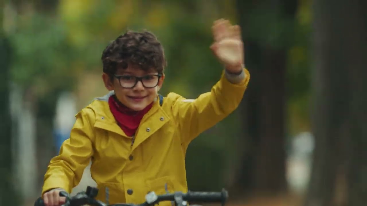 Izberi elektrificirana strešna okna znamke VELUX