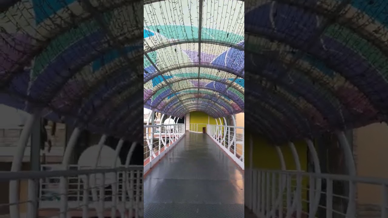 Menyusuri lorong warna warni #mikieholiday