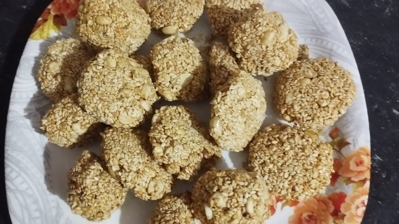 Sesame Laddu / Til Laddu / Nuvvula Laddu. 