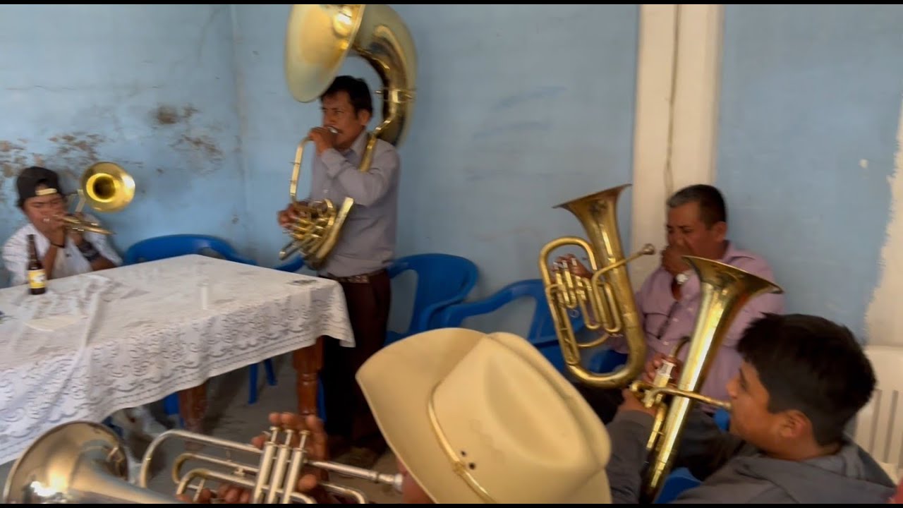 LA BANDA CASTAÑEDA DE XILOTEPEC GRO. ES UN MONSTRUO CON LOS INSTRUMENTOS🔥😱 - puro pulmón limpio PAPÁ