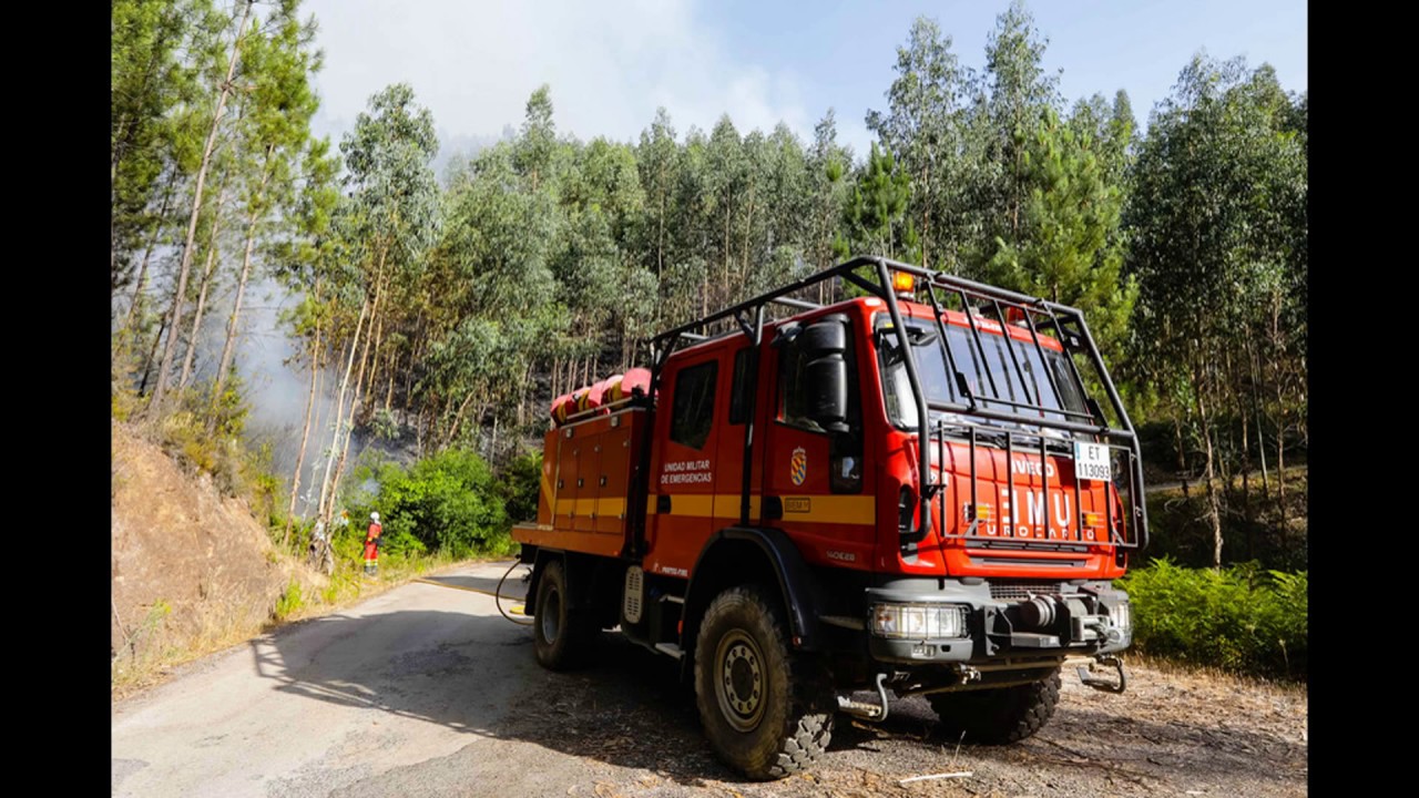 OS HERÓIS BOMBEIROS  DE PORTUGAL/ PEDROGÃO GRANDE