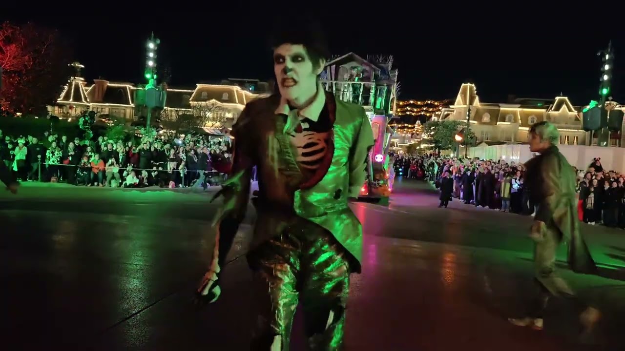 Mickey's Halloween Celebration Parade & Show 2025 (October 31st) - Disneyland Paris