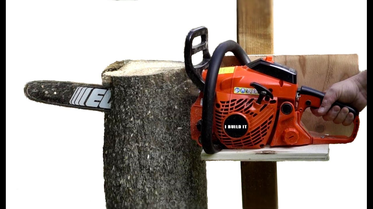Gravity Does The Work With This VERTICAL Chainsaw Mill