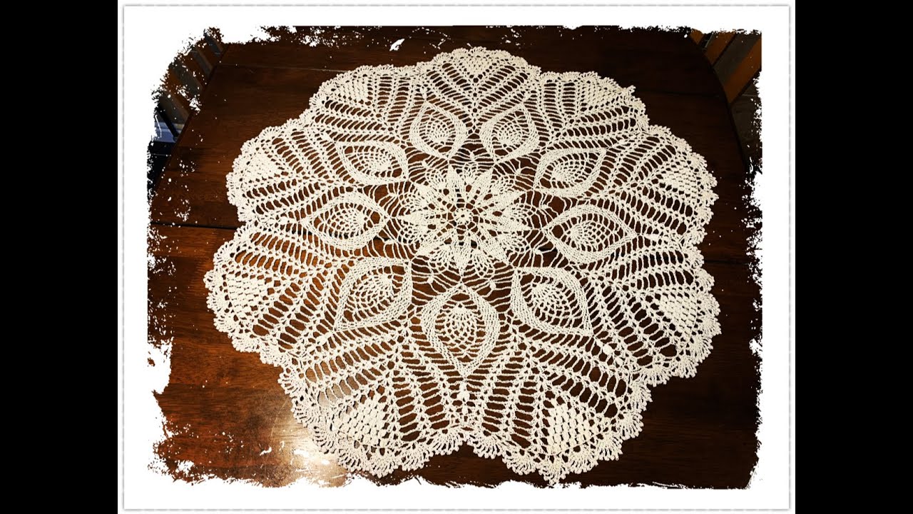 Serwetka na szydełku z ananasami ok 80cm CZ. 1 z 3